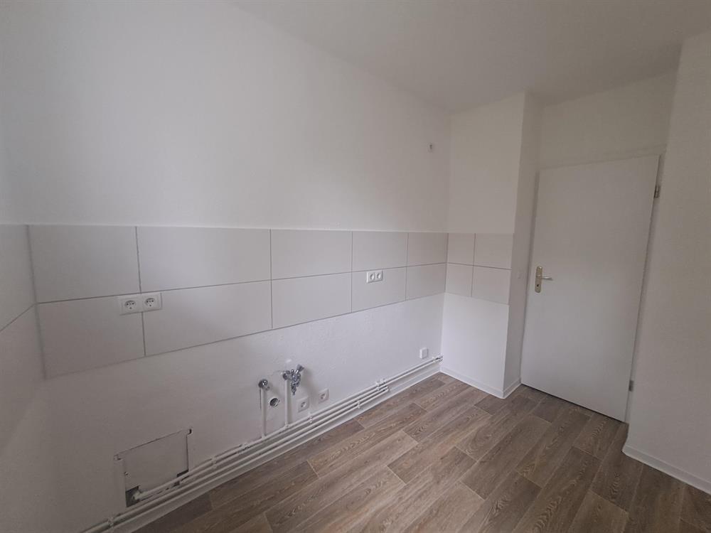 Erstbezug nach Sanierung - 2-Raum Wohnung mit Balkon! - Foto 2